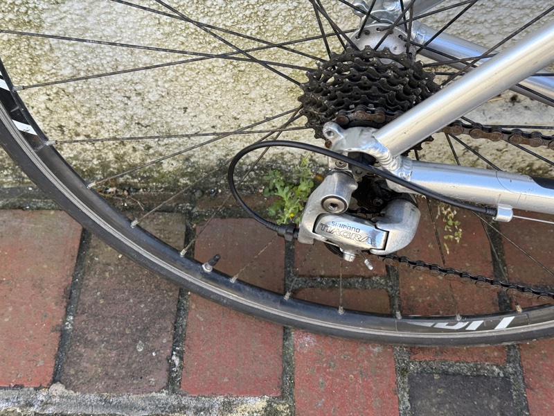 Carrera Valour Road Pro