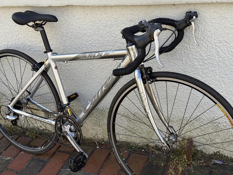 Carrera Valour Road Pro
